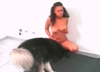 Sister opens her cunt for a nice doggy